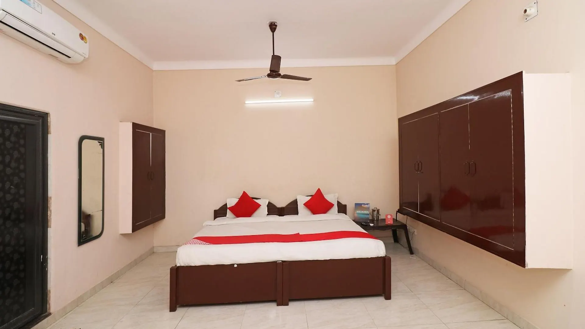 Flagship Chandra Prabha Guest House Varanasi Hotel