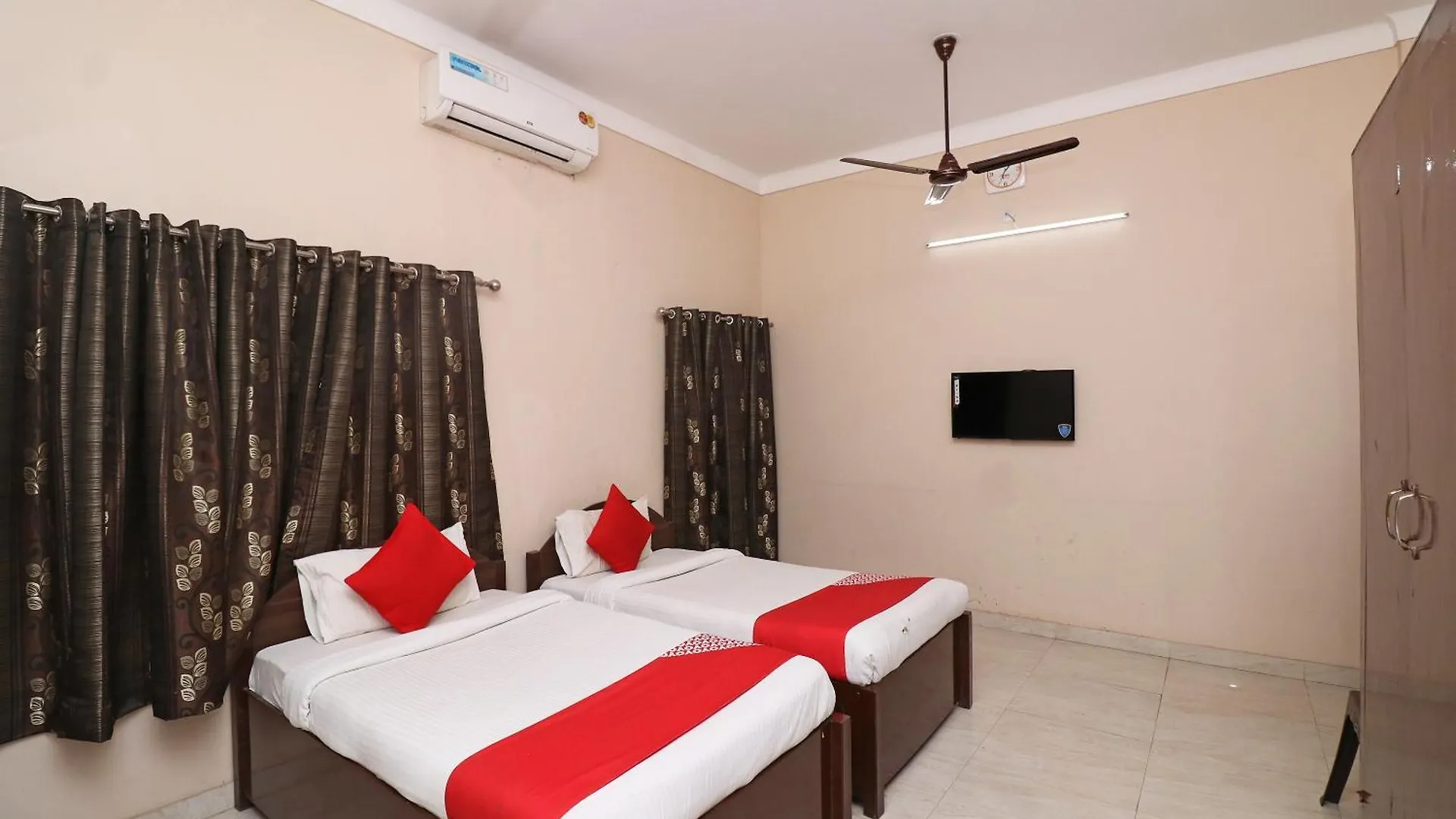 *** Hotel Flagship Chandra Prabha Guest House Varanasi Índia