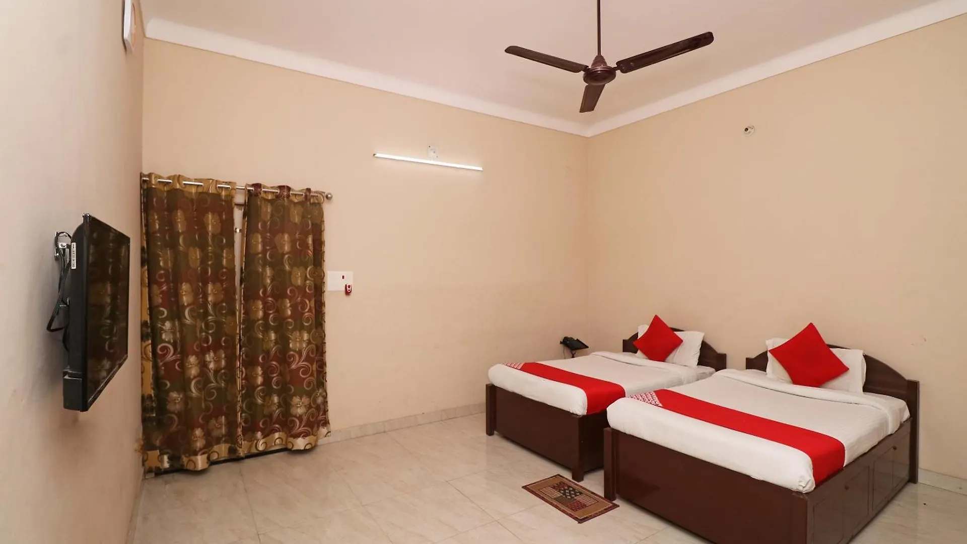 Flagship Chandra Prabha Guest House Varanasi